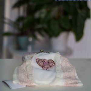 Bolso 271 Mon Air blanco y rosa con corazón de flores para comunión