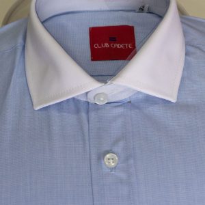 Camisa 068 celeste con cuello blanco de Club Cadete para traje de niño