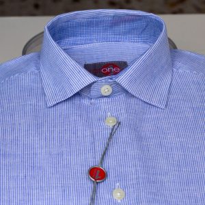 Camisa 074 de mil rayas celeste de Varones para traje de niño