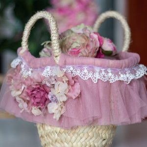 Canasto de adorno 016 para comuniones rosa con detalles en blanco