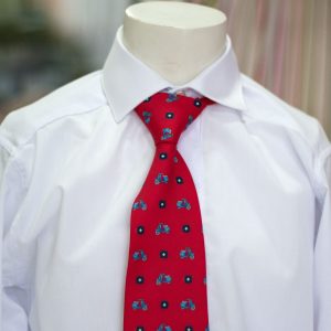 Corbata varones 055 roja con motos y flores pequeñas azul