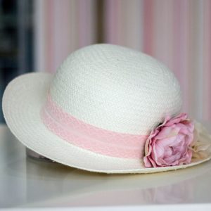 Sombrero de paja 046 blanco con cinta y flores rosas y beige