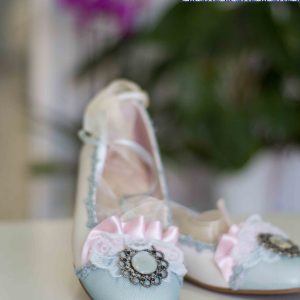 Zapatos 217 Mercedes de Alba tipo manoletinas en celeste
